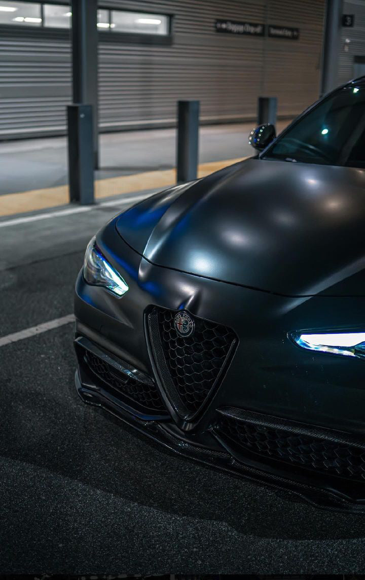 Alfa Romeo Giulia Carbon Fiber V-Grill