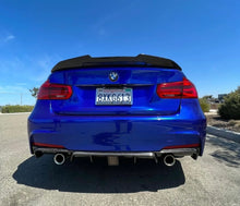 Load image into Gallery viewer, F30 Carbon Fiber Led 3rd Brake Light M Performance Diffuser
